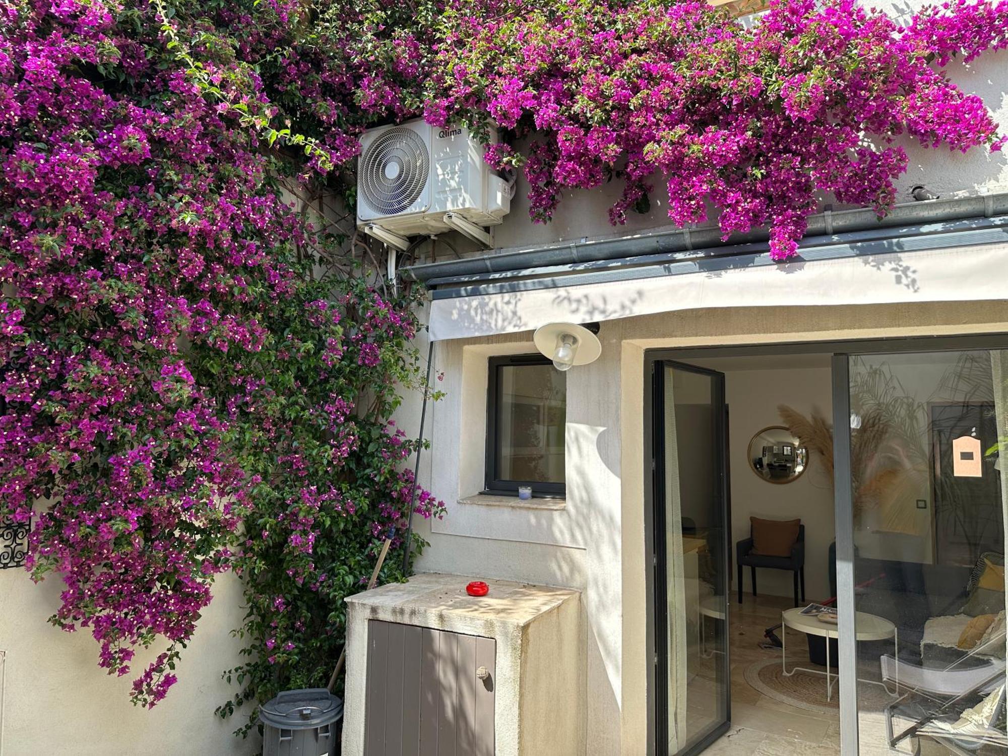 Appartements 3 Etoiles Terrasse Ou Patio Intra-Muros Aigues-Mortes Luaran gambar